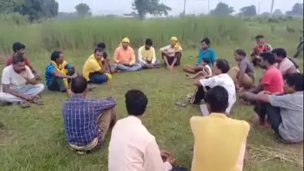 বিনপুর ২: আগামী দিনের সমাজ আন্দোলনের রূপরেখা তৈরি করতে ভেলাইডিহা অঞ্চলে হল আদিবাসী কুড়মি সমাজের গুরুত্বপূর্ণ আলোচনা সভা