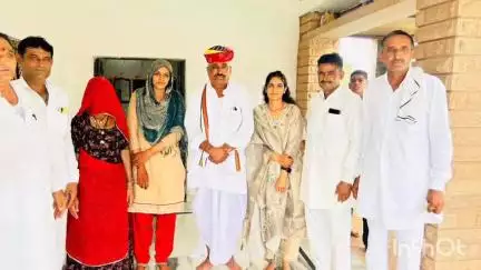 खींवसर: खींवसर के पांचला सिद्धा में विधायक ने ग्रामीणों से मुलाकात की, समस्याएं सुनीं और समाधान का दिया आश्वासन