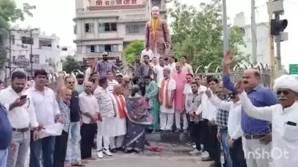 राजसमंद: श्यामा प्रसाद मुखर्जी की पुण्यतिथि पर भाजपा ने अर्पित की पुष्पांजलि