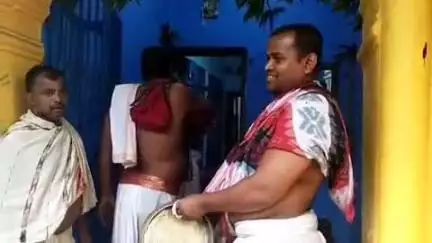 ପୁରୀ ମ୍ୟୁନିସିପାଲଟି: ଆଜି ଅନବସରର ଚତୁର୍ଦ୍ଦଶ ଦିନ ତ୍ରୟୋଦଶୀ ତିଥିରେ ହୋଇଛି ମହାପ୍ରଭୁଙ୍କ ଘଣା ଲାଗି, ଖଳି ଲାଗି ନୀତି l