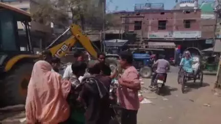 सिवान: सिवान में कचरा उठाव में नगरपालिका की लापरवाही, लोग समस्या से जूझ रहे हैं