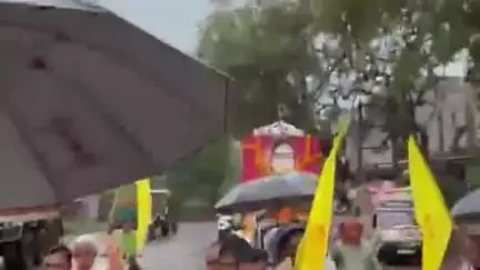 चंदेरी: पाल समाज ने महारानी अहिल्याबाई होल्कर की याद में चंदेरी की सड़कों पर निकाली जागरूकता यात्रा