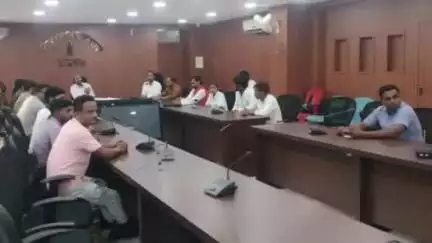 कोडरमा: जिला कोडरमा में उपायुक्त ने खेल संघों के साथ की समीक्षा बैठक