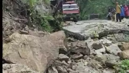 पिथौरागढ़: मालवा आने के कारण थल सातशिलिंग मोटर मार्ग हुआ बंद