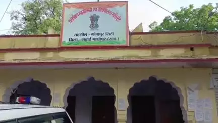 गंगापुर: तहसील कार्यालय में एसीबी ने रजिस्ट्री कार्यालय के वरिष्ठ लिपिक व वकील को ₹75 हजार की रिश्वत लेते पकड़ा