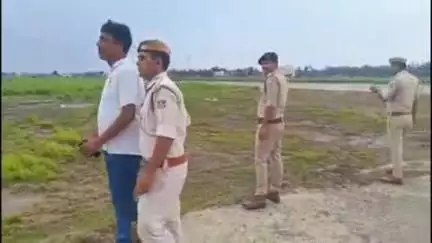 मुशहरी: उपराष्ट्रपति के आगमन के लिए वन विभाग की टीम ने पताही हवाई अड्डे का निरीक्षण किया