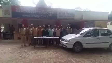 लहरपुर: ग्राम नवीनगर स्थित ईदगाह के पीछे चोरी की योजना बनाते समय पुलिस ने 6 अंतर्जनपदीय शातिर अपराधियों को किया बंदी