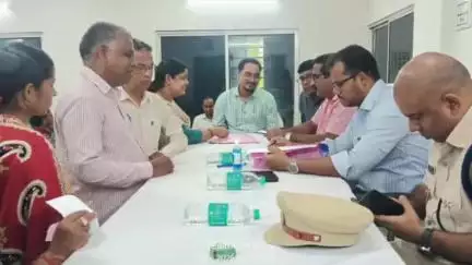 ଉଦଳା: ଉଦଳା ଉପ ଜିଲ୍ଲାପାଳଙ୍କ ସମ୍ମିଳନୀ କକ୍ଷରେ କପ୍ତିପଦା ଉପଖଣ୍ଡ ପାଇଁ ଯୁଗ୍ମ ଜନ ଶୁଣାଣୀ କଲେ ଜିଲ୍ଲାପାଳ