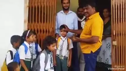 दावथ: सूर्यपुरा और दावथ के विद्यालयों में ग्रीष्मकालीन अवकाश के बाद खुलने पर शिक्षकों ने तिलक लगाकर बच्चों का स्वागत किया