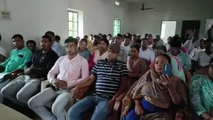 बिहार शरीफ। आवास कर्मी संघ नालंदा ने अपनी मांगों को लेकर एक बैठक किया।