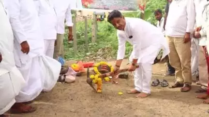 ಸಿಂದಗಿ: ಅಲ್ಲಾಪುರ ಗ್ರಾಮದಲ್ಲಿ ಸಿಸಿ ರಸ್ತೆ ಕಾಮಗಾರಿ ಭೂಮಿ ಪೂಜೆ ಮಾಡಿದ ಶಾಸಕ ಅಶೋಕ ಮನಗೊಳಿ
