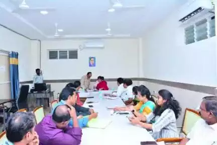 వైద్య కళాశాలలో అవసరాలపై ప్రతిపాదనలు సిద్ధం చేయాలని అధికారులను ఆదేశించిన కలెక్టర్ సత్య శారదా దేవి