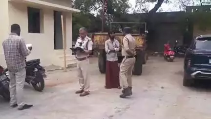 కలువాయిలో ఆర్టీవో రాములు తనిఖీలు.. సరైన పత్రాలు లేని వాహనాలకు జరిమాన విధింపు