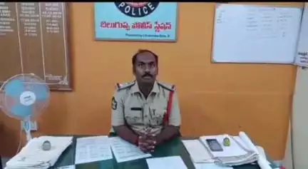 ఉరవకొండ: శీర్పి గ్రామానికి చెందిన ఏకాంబరేశ్వర అనే రైతు బ్యాంకు ఖాతాలోని రెండు లక్షల మాయం: పోలీసులకు ఫిర్యాదు చేసిన బాధితుడు