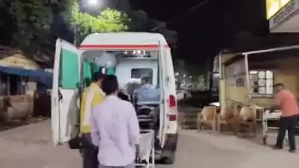 सकलडीहा: अमड़ा तिराहा के समीप अनियंत्रित होकर खाई में गिरे बाइक सवार दो युवक, दोनों की हालत नाजुक