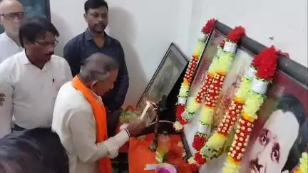 मुंगेली: जनसंघ के संस्थापक डॉ श्यामा प्रसाद मुखर्जी की पुण्यतिथि बलिदान दिवस के रूप में जिला भाजपा कार्यालय मुंगेली में मनाई गई