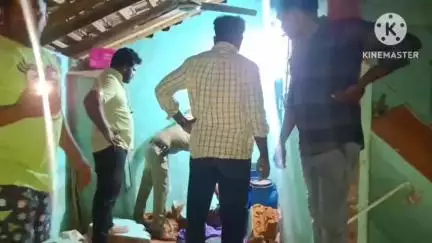 ஆம்பூர்: செங்கிலிகுப்பம் பகுதியில் 10ஆம் வகுப்பு மாணவன் மீது வீட்டின் சுவர் இடிந்து விழுந்ததில் சம்பவ இடத்திலேயே தலைநசுங்கி உயிரிழப்பு
