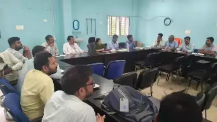 बैरिया: बैरिया प्रखंड विकास पदाधिकारी ने योजनाओं के बेहतर क्रियान्वयन हेतु की बैठक, आपसी समन्वय पर दिया ज़ोर