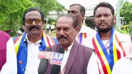 బౌద్ధమత సంప్రదాయ పద్ధతిలో జరిగిన వివాహాలకు చట్టబద్ధత కల్పించాలని కోరుతూ అమలాపురం కలెక్టరేట్ లో విజ్ఞప్తి
