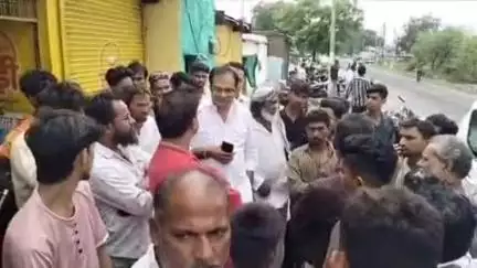 खंडवा: वल्लभनगर में अतिक्रमण हटाने के लिए नगर परिषद मूंदी ने दुकानदारों को दिया 4 दिनों का अल्टीमेटम, लोगों में रोष व्याप्त