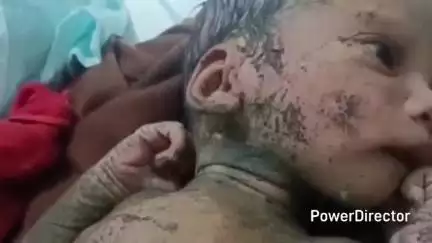 परसिया: पाठाखुरी में गर्भवती महिला ने खेत में ही बच्चे को दिया जन्म, कीचड़ से सने नवजात व प्रसूता को भेजा गया अस्पताल