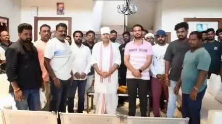 सागर नगर: रायकवार समाज मछुआ संघ ने विधायक शैलेंद्र जैन को अपनी मांगों को लेकर सौंपा ज्ञापन