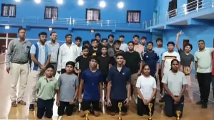 महासमुंद: अंडर 19 बैडमिंटन में बालक वर्ग में हर्ष शर्मा और बालिका वर्ग में देवांगी बनीं विजेता