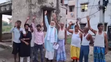 मुगलसराय: मनोहरपुर स्थित कांशीराम आवास में पानी की किल्लत, 2 साल से 250 परिवार परेशान #jansamasya