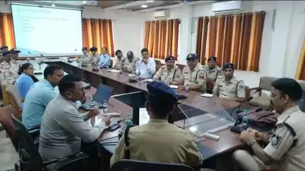 सिवनी: पुलिस नियंत्रण कक्ष में ई-एप्लिकेशन टाइम एंड स्ट्रेस मैनेजमेंट पर प्रबोधन व प्रशिक्षण संपन्न