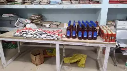 धमदाहा: धमदाहा पुलिस ने गुप्त सूचना के आधार पर बिशनपुर गोढ़ीयारी टोला के समीप एक टेंपो से 64 लीटर विदेशी शराब किया ज़ब्त