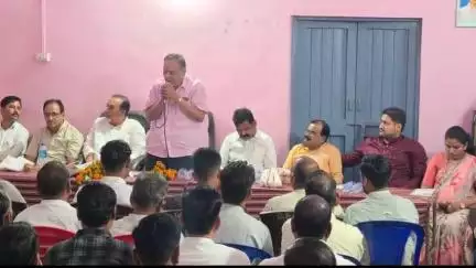 चौरई: कुंडा के शक्ति केंद्र में भाजपा संगठन की बैठक संपन्न, ज़िला अध्यक्ष भी शामिल हुए