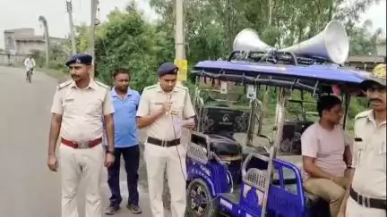দুবরাজপুর: ফসল বাঁচাতে মাইক হাতে কাঁকড়তলা থানার পুলিশ, গবাদিপশু মালিকদের কড়া সতর্কবার্তা