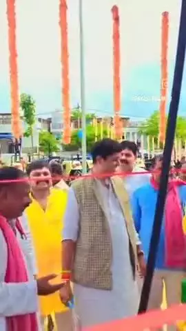 कोरांव: सेमरी बाघराय नगई का पूरा में नवनिर्मित पेट्रोल पंप का शुभारंभ प्रयागराज सांसद कुंवर उज्जवल रमण सिंह ने किया