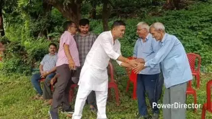 धारी: भीमताल ब्लॉक के अंतर्गत अमृतपुर, चंदादेवी पहुंचे विधायक राम सिंह कैड़ा को ग्रामीणों ने बताई समस्याएं