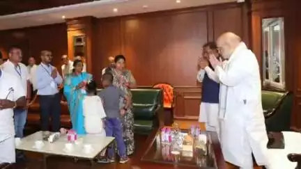 सुकमा: सुकमा के शहीद ASP आकाश राव के परिजनों से केंद्रीय गृह मंत्री अमित शाह ने की मुलाकात