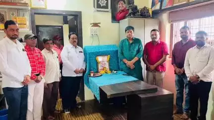 तिरोडा: आमदार रहांगडालेंच्या जनसंपर्क कार्यालयात भारतीय जनसंघाचे संस्थापक अध्यक्ष डॉ. श्यामा प्रसाद मुखर्जींची पुण्यतिथी साजरी