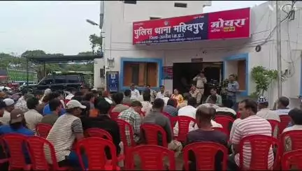 महिदपुर: महिदपुर थाना परिसर में मोहर्रम पर्व को लेकर शांति समिति की हुई बैठक