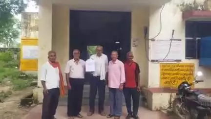 राशमि: केंद्रीय सिविल सेवा पेंशन नियमों में बदलाव का विरोध, राशमी पेंशनर्स समाज ने PM के नाम एसडीएम को सौंपा ज्ञापन