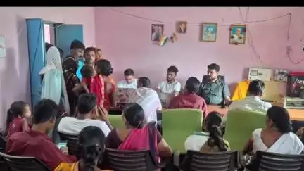 कुंदा: बरुरा पंचायत में धरती आबा उत्कर्ष अभियान के तत्वावधान में शिविर का आयोजन किया गया, अंचल अधिकारी रहे मौजूद