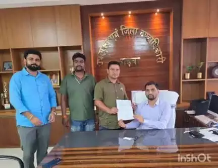 गढ़वा: बेलचम्पा गांव में दानरो नदी से अवैध बालू खनन रोकने हेतु मुखिया ने डीसी को दिया आवेदन