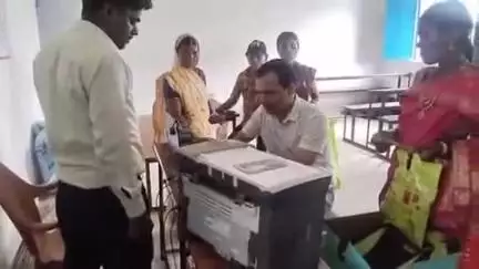 मरकच्चो: ग्राम प्रसाबाद में धरती आबा जनजातीय ग्राम उत्कर्ष अभियान को लेकर शिविर का आयोजन किया गया