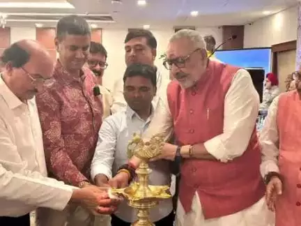 गोलमुरी-सह-जुगसलाई: होटल रामाडा में आयोजित सम्मान समारोह में केंद्रीय मंत्री गिरिराज सिंह और पूर्व मंत्री रामचंद्र सहिस सहित कई अतिथि शामिल