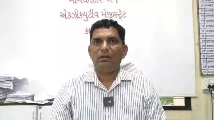કામરેજ: તાલુકાની મામલતદાર કચેરી ખાતે ભારે વરસાદને ધ્યાનમાં રાખી કન્ટ્રોલ રૂમ શરૂ કરવામાં આવ્યો
