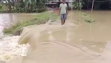 নাওবৈচা: দলপাপথাৰত পাভ নৈৰ বাঢ়নী পানীৰ তাণ্ডৱ, ৫ শতাধিক লোকৰ বাসগৃহত পানী সোমাই অনিষ্ট কৰে বহু সম্পত্তি, সমস্যাত ৰাইজ
#jansamasya