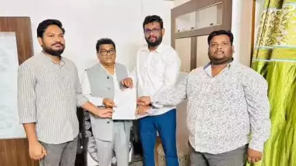 गडचिरोली: माजी आमदार डॉ. होळी यांच्या जनता दरबारात गडचिरोली व सिरोंचा तालुक्यातील समस्या सोडवण्याची मागणी