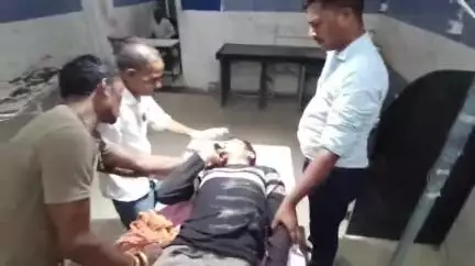 नरसिंहपुर: पाठा रोड पर ट्रैक्टर पलटने से चालक हुआ घायल, जिला अस्पताल में उपचार जारी