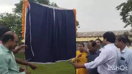 গঙ্গারামপুর: গঙ্গারামপুর স্টেডিয়াম ও শান্তি কলোনিতে বাড়ি বাড়ি পানীয় জল প্রকল্পের কাজের শিলান্যাস করলেন পৌরপ্রধান