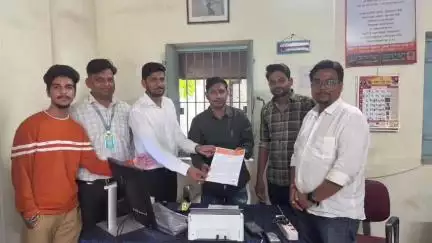 वणी: हिंदी भाषा सक्तीविरोधात मनसे आक्रमक, शहरातील शाळांना मनसेने वाटप केले राज ठाकरे लिखित पत्र