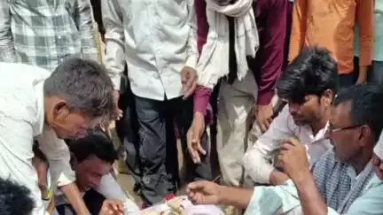 सिकंदरा: फत्तेपुर गांव के पास नदी में डूबे युवक का पीएम के बाद शव जरौली गांव पहुंचा, परिजनों में मचा कोहराम, गांव में छाया मातम