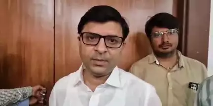 वर्धा: आमदार वानखेडे:व्हायरल व्हिडिओवर स्पष्टीकरण: आर्वीतील आरोग्य, शिक्षण,रस्ते,शहराच्या सुरक्षिततेवर भर;विकास कामांची माहिती